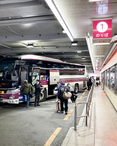 JR大阪駅から阪急高速バスターミナル（阪急三番街）への行き方